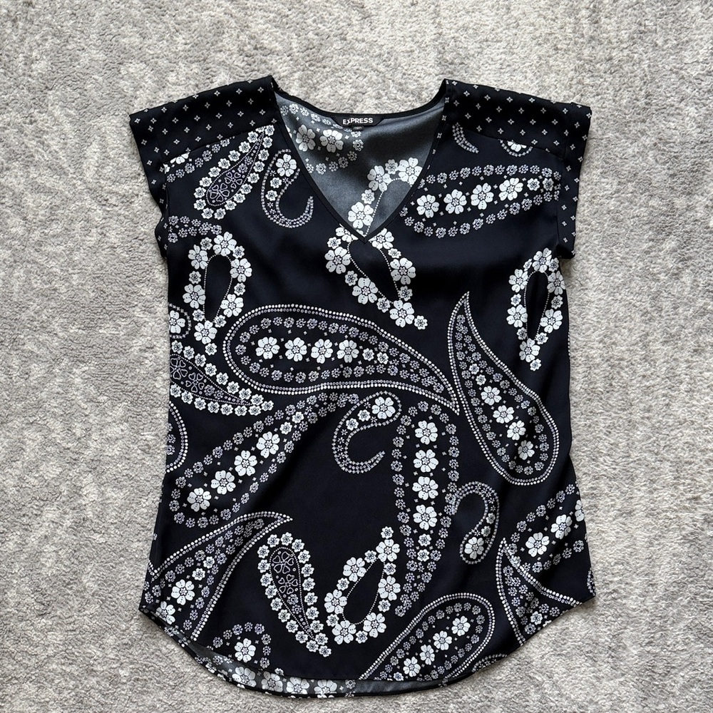 Express silk paisley top- size small